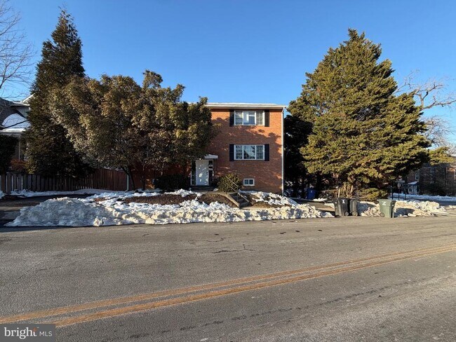 Building Photo - 4207 15th St N