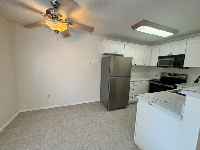 Building Photo - 2616 Alpine Blvd