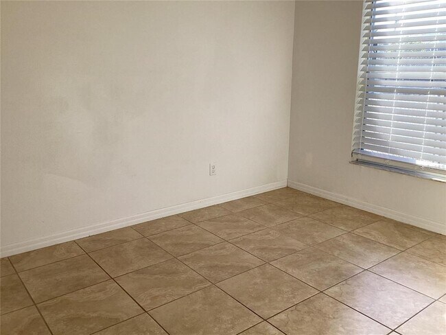 Building Photo - 543 Cardinal Dr