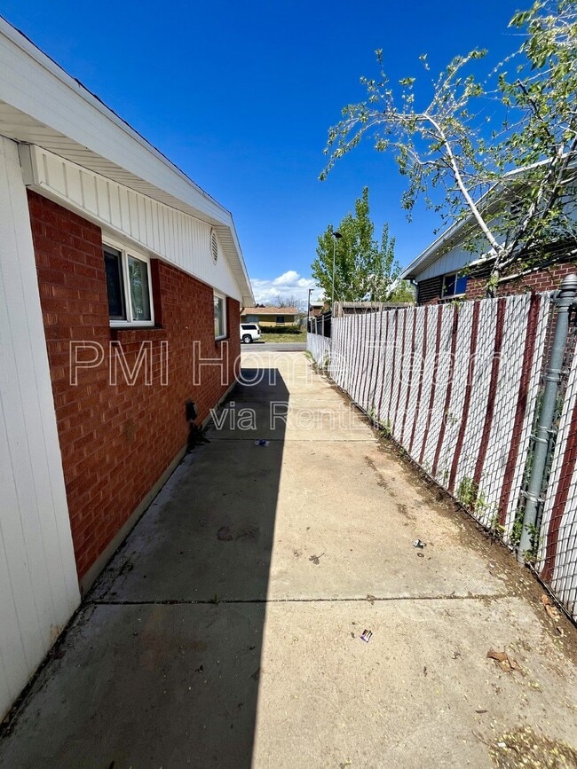 Building Photo - 224 W 700 N