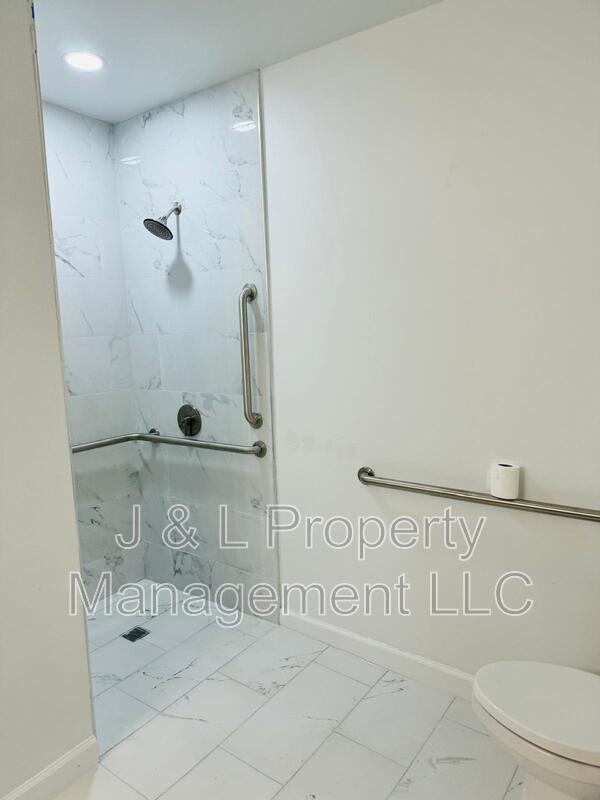 Building Photo - 1602 Cypress St