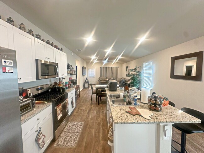 Building Photo - 5306 Scoria Trl