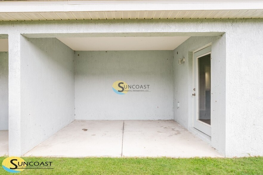 Building Photo - 9262 N Travis Dr
