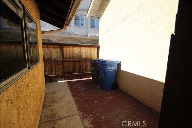 Building Photo - 2614 Graham Ave