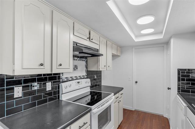 Building Photo - 3722 Hillsdale Ln