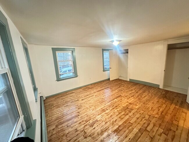Building Photo - 56 7th St