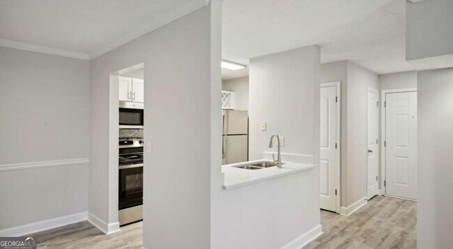 Building Photo - 100 Pinhurst Dr