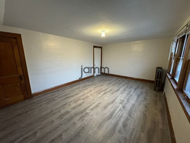 Building Photo - 12611 Franklin Blvd