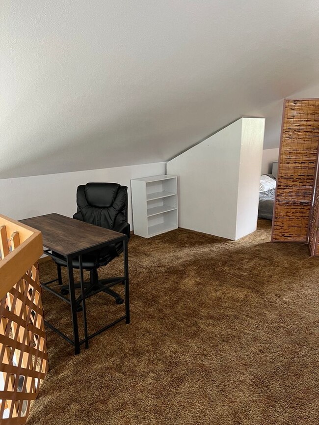 Building Photo - 222 Timberline Dr