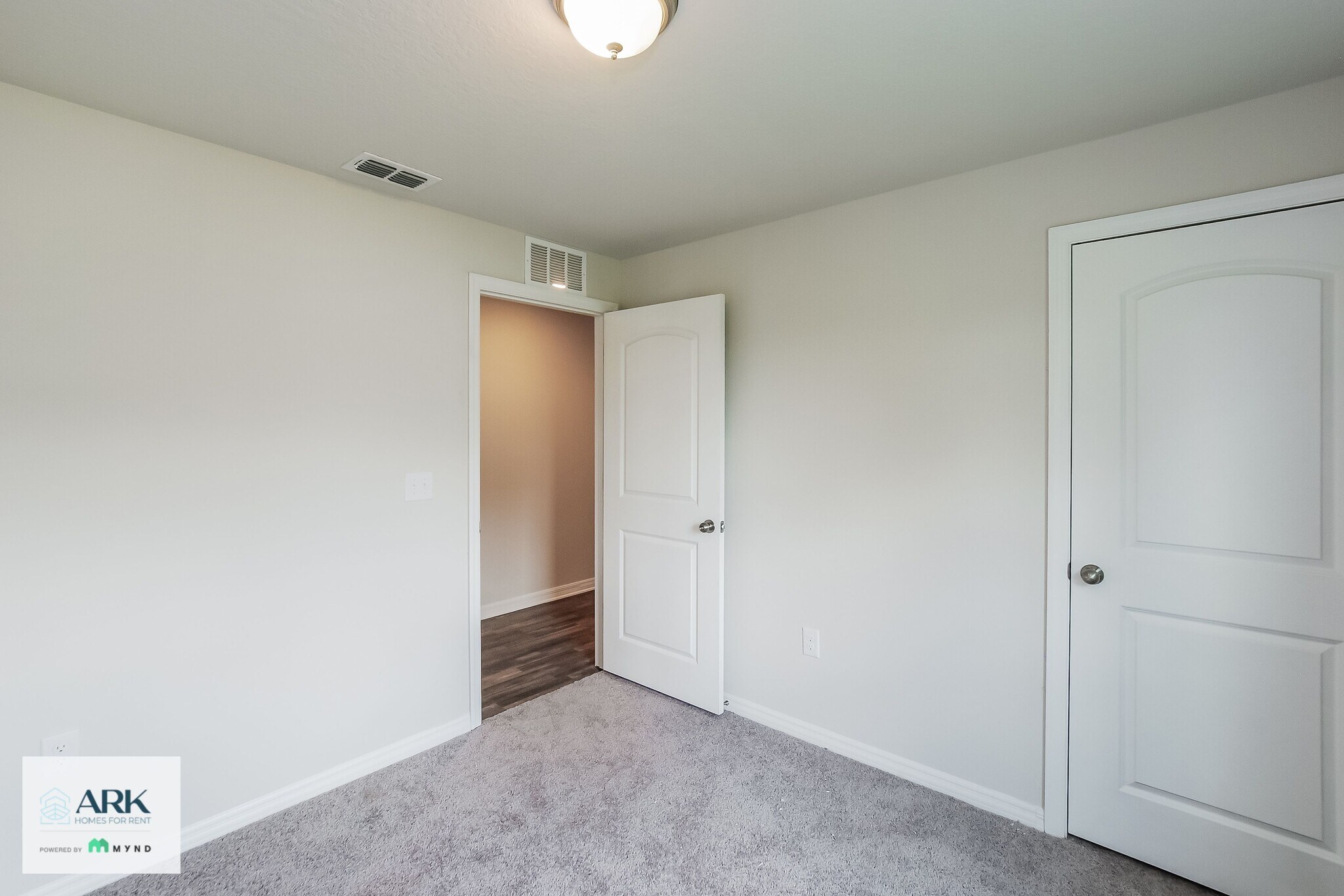 Building Photo - 139 River Hl Dr