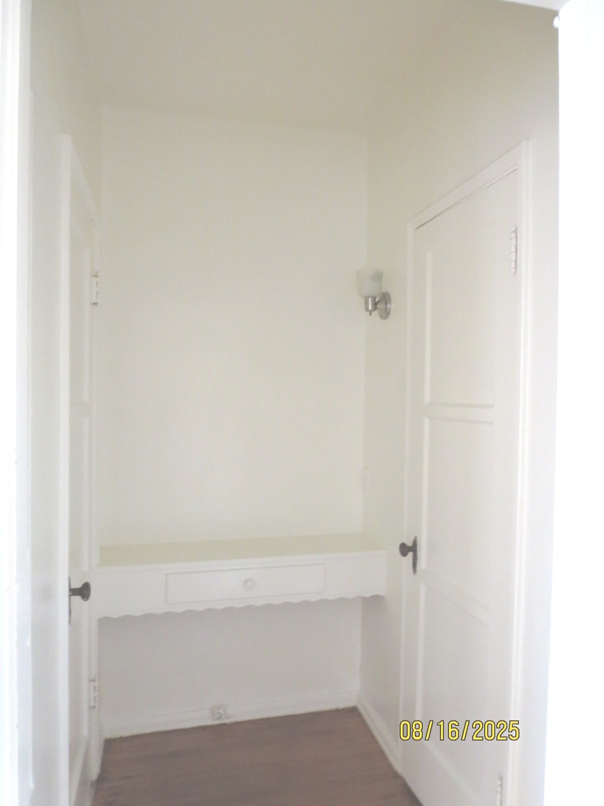 Building Photo - 5648 W 6th St