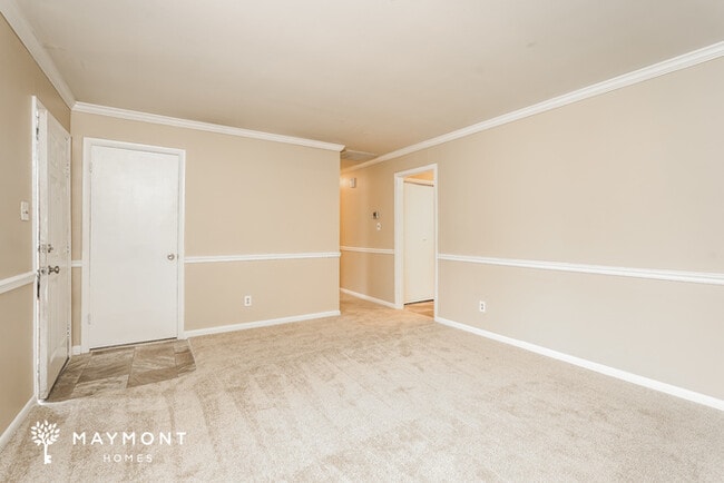 Building Photo - 355 Parkwood Ave