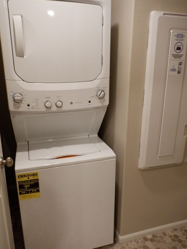 Building Photo - 3308 Hoffman Hill Blvd