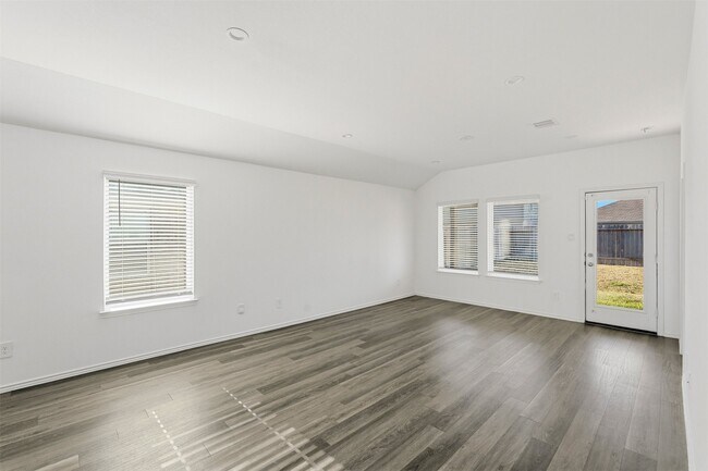 Building Photo - 5215 Mossdale Blf Ln