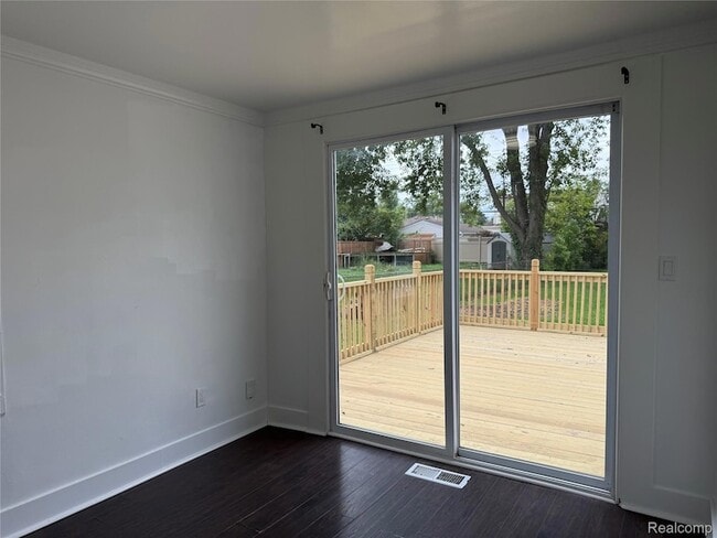 Building Photo - 22712 Clairwood St
