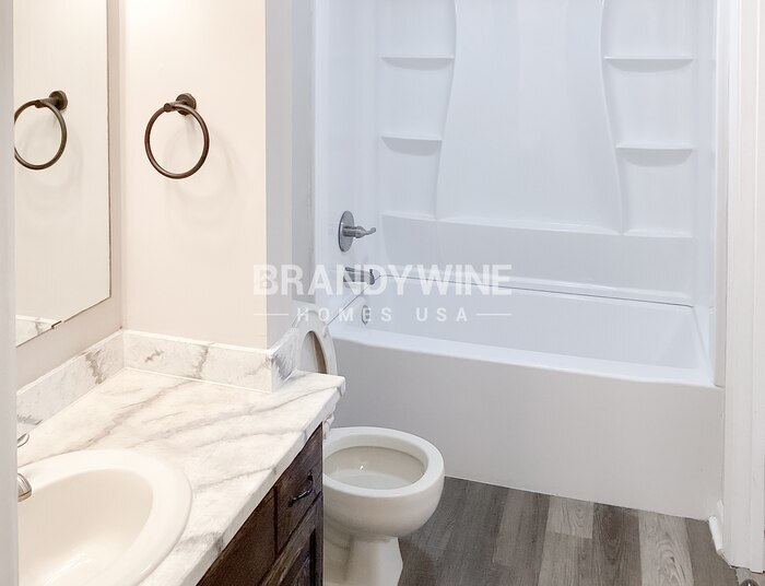 Building Photo - 105 Sumac St