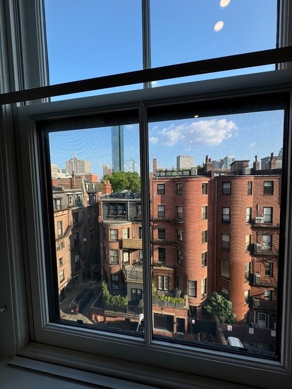 Building Photo - 265 Beacon St