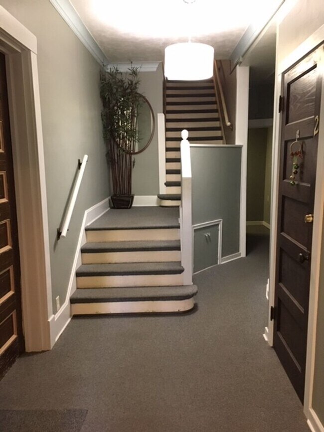 Building Photo - 2828 Humboldt Ave S