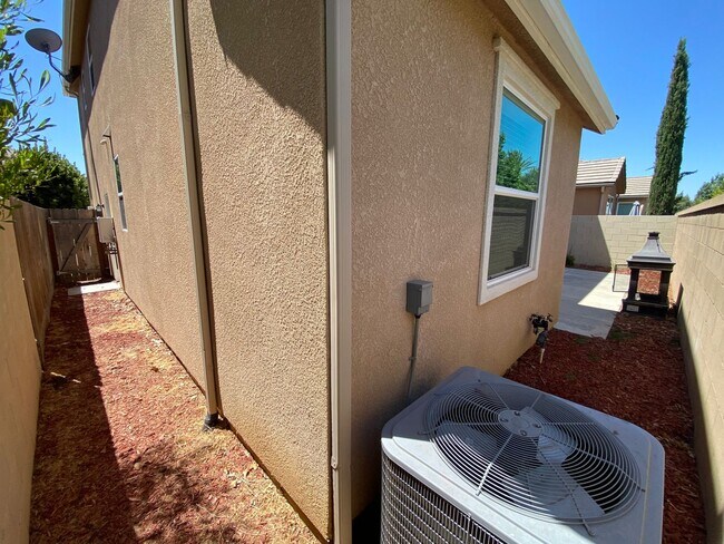 Building Photo - 3461 Alcove Way