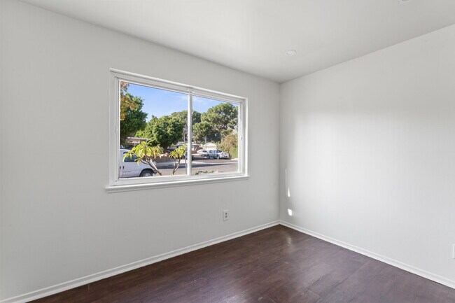 Building Photo - "Charming 3-Bedroom Sylmar Home with Cozy Fireplace and Spacious Living - 1540 Sq Ft of Comfort!"