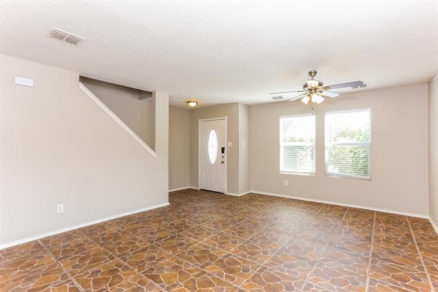 Building Photo - 3011 Clemente Dr