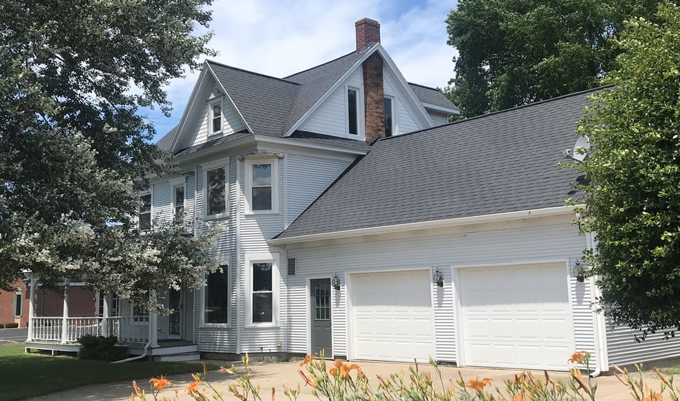 Primary Photo - 711 Gard Ave