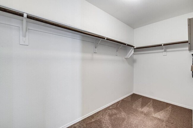 Building Photo - 369 Magma Dr