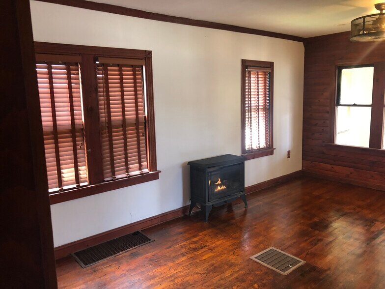 Living room - 14607 Hoyne Ave