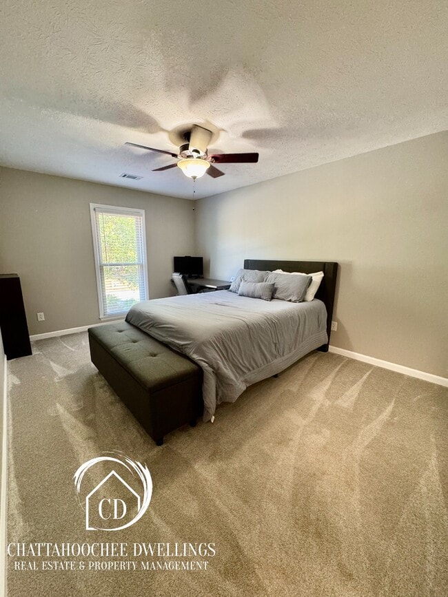 Building Photo - 5936 Manassas Dr