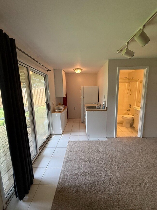 Building Photo - 18008 Wagonwheel Ct