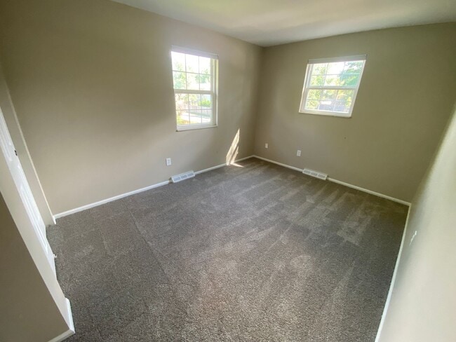 Building Photo - Updated Spacious Palos Verde Home