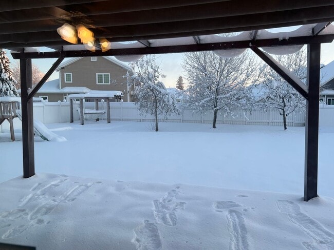 Building Photo - 4 bedroom home in Doyon Estates