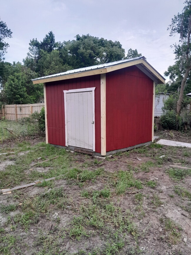 Building Photo - 5222 Sunderland Rd