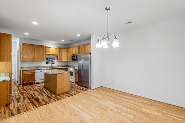 Building Photo - 3601 Giovanni Way