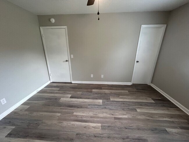 Building Photo - 7513 Mountainbrook Dr