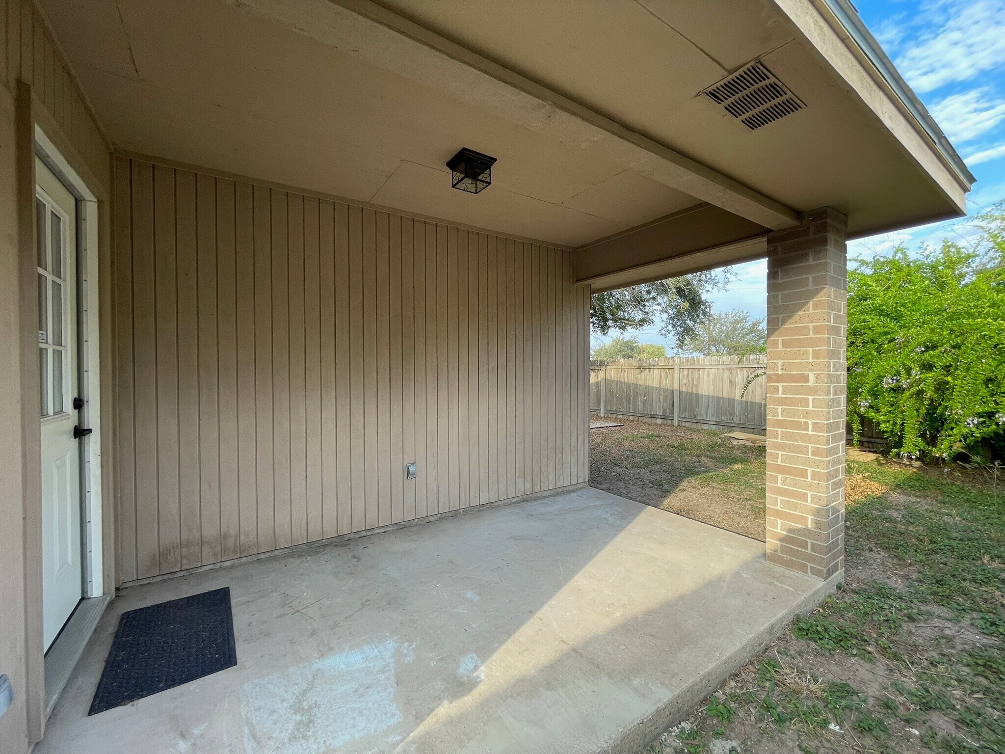 Backyard Porch - 2201 Pin Oak Rd