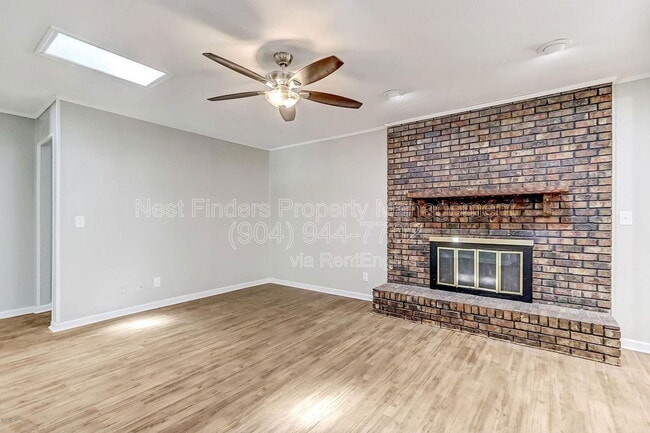 Building Photo - 1758 Alder Dr