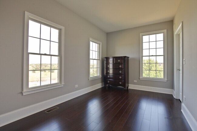 Building Photo - 8 Turnbury Ct