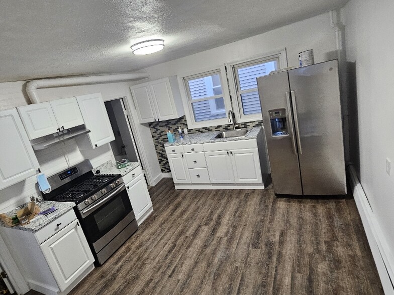 Building Photo - 43 4th Ave