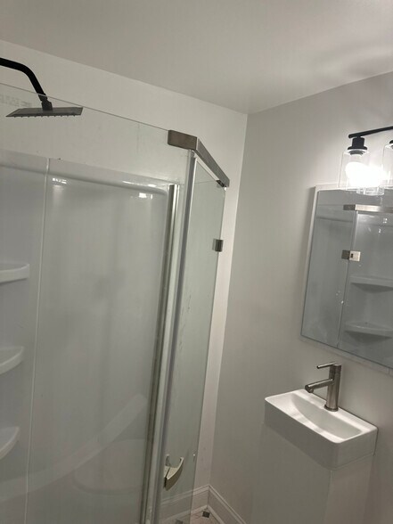 Building Photo - 1310 Willis Ave