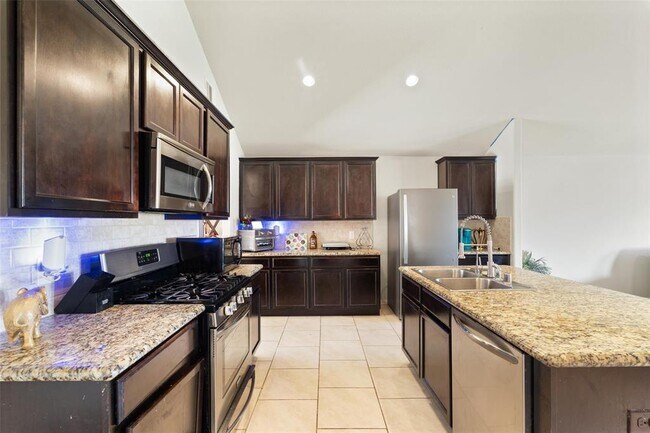 Building Photo - 2910 High Garden Ln