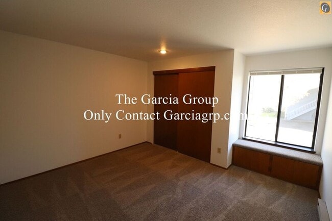 Building Photo - 10634 SW 49th Ave