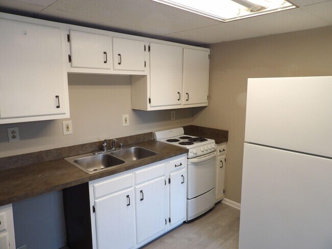 Building Photo - 65 Ashwood Ct