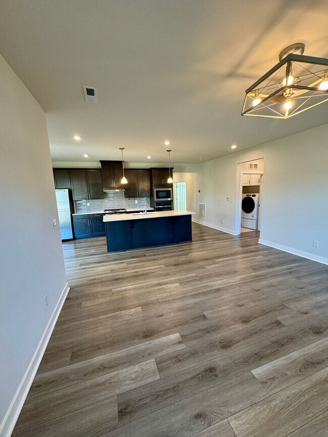 Building Photo - Beautiful, 3BR/3BA, Ranch with Bonus Room in Harrisburg