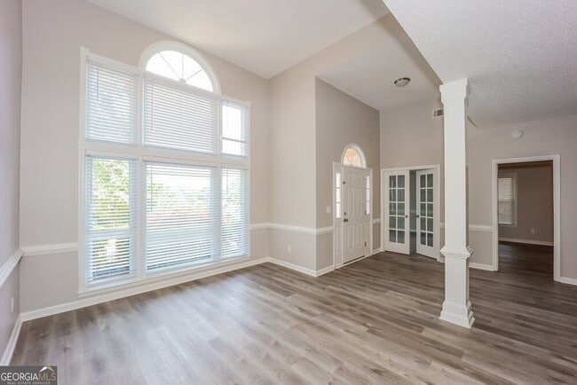 Building Photo - 12 Sleepy Hollow Ct
