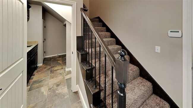 Building Photo - 5820 Shiloh Dr