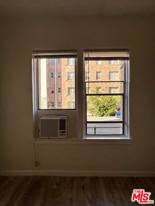 Building Photo - 920 S Hobart Blvd