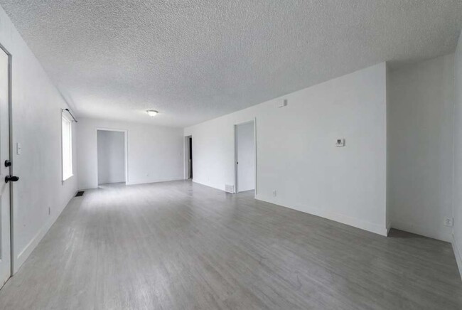 Building Photo - 2012 N Cincinnati St