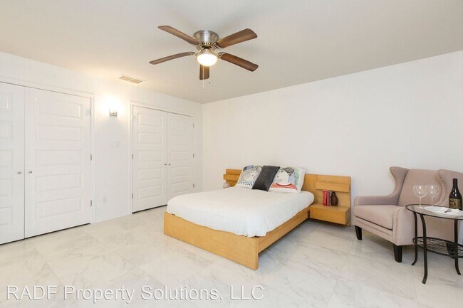 Building Photo - 3 br, 2 bath House - 1595 S. Gastel Circle