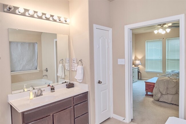 Building Photo - 26418 Green Heron Dr